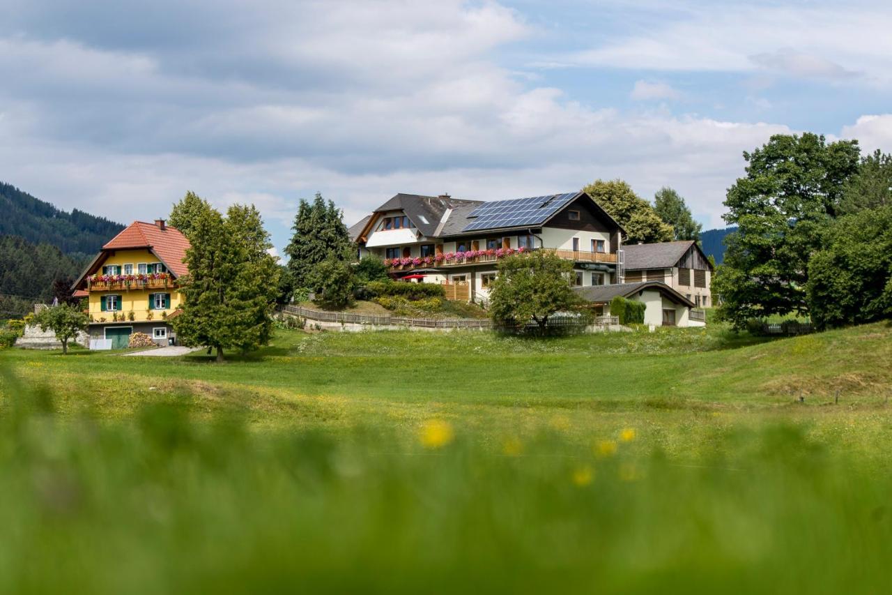 Hotel Gasthof Zur Linde Mariahof Esterno foto