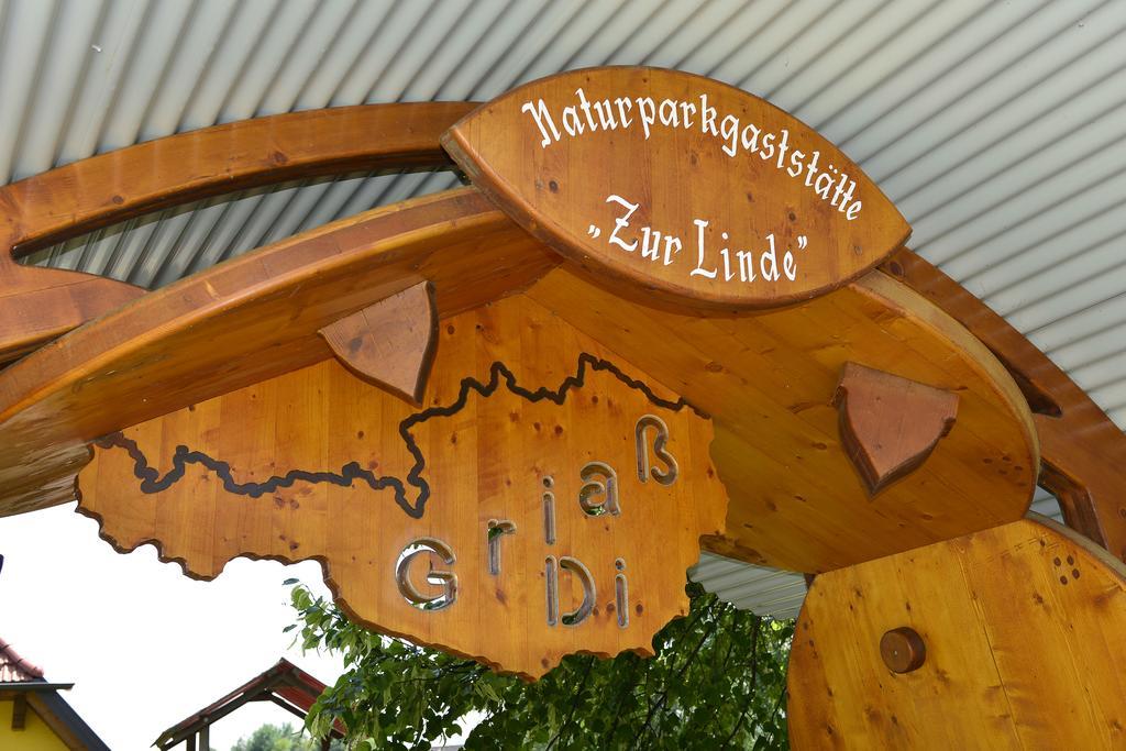 Hotel Gasthof Zur Linde Mariahof Esterno foto