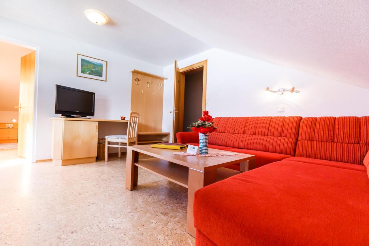 Hotel Gasthof Zur Linde Mariahof Esterno foto