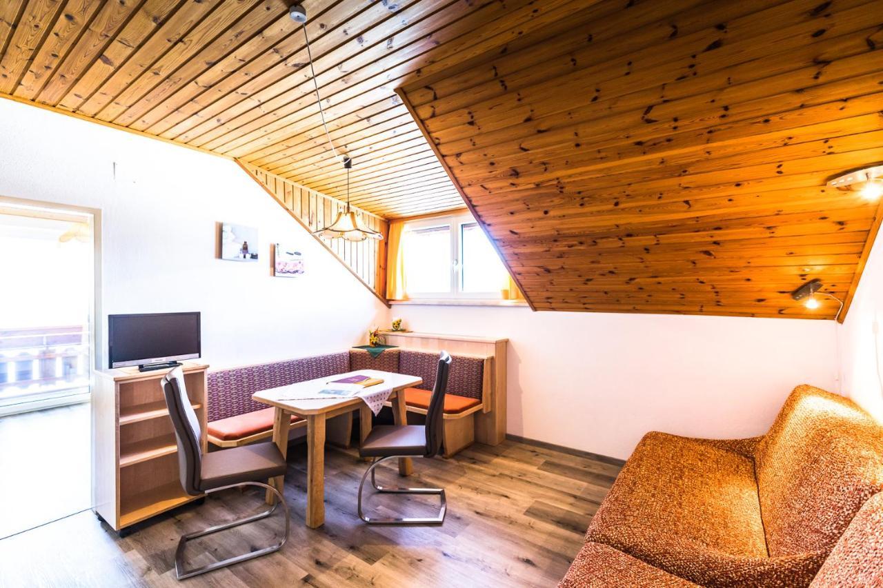 Hotel Gasthof Zur Linde Mariahof Esterno foto