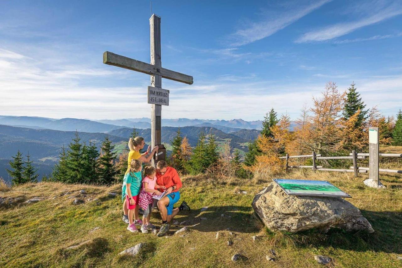 Hotel Gasthof Zur Linde Mariahof Esterno foto